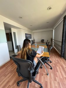 Crece tu empresa: Tecnología y salas de reuniones en oficinas virtuales
